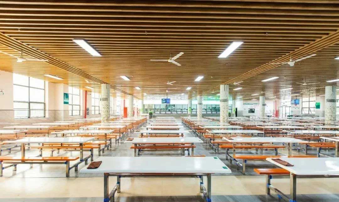 华容师雅田家湖学校高复部环境实景